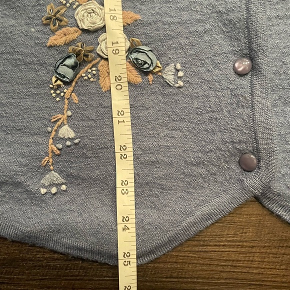Vtg Cottagecore Women’s Size L Sweater Vest Wool Blue Floral Ribbon Embroidery - Picture 8 of 9